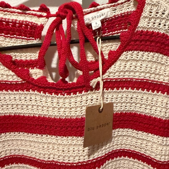 Blu Pepper Red and White Knit Top - Picture 2 of 3